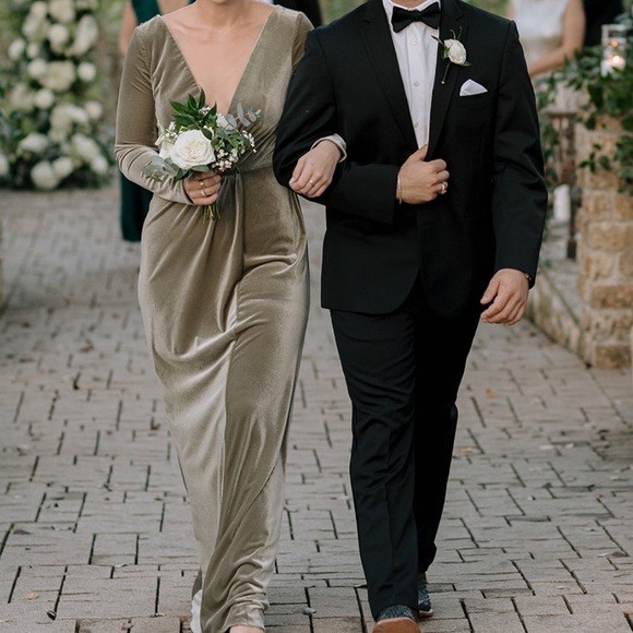 Jenny Yoo Ryland V-Neck Long-Sleeve Open-Back Stretch Velvet Gown Size 8 - Picture 9 of 9